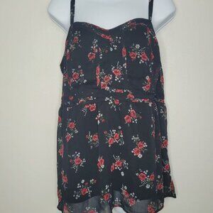 Torrid black red dark moody floral smocked back goth blouse tank top size Large